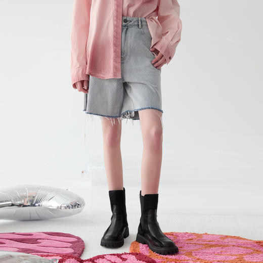 谜底牛仔短裤女2025春新品复古风浅色水洗棉毛边直筒裤251MK0064 商品图0