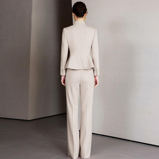 IWY/燕麦色温柔冬季加厚毛呢西装套装女士职业装浅色正装高端公务员教师工作服CP2187 商品图4