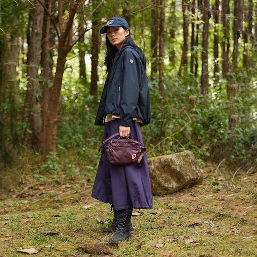 北极狐 女士户外防风外套 2025轻量连帽防泼水运动夹克082512108 商品图3