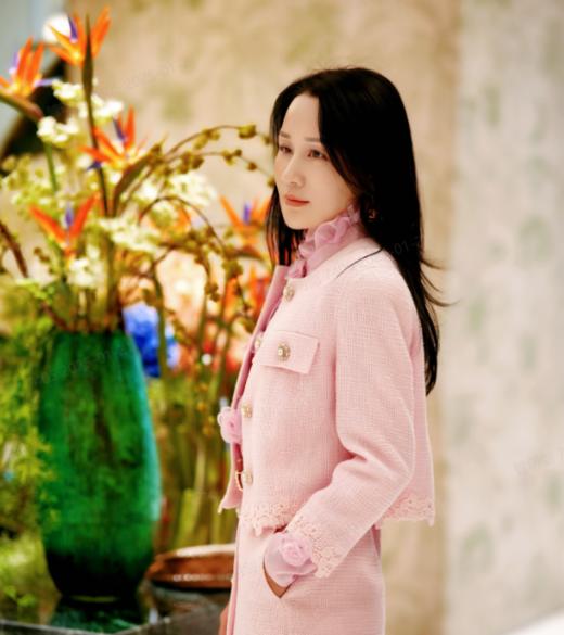 裘堤婼JETEZO粉色蕾丝花底摆香风外套BD10007D1 商品图3