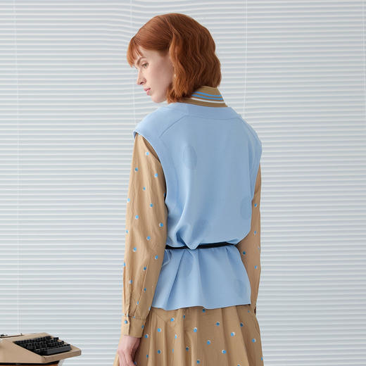 谜底V领针织马甲女2025春季新品文艺风中长款宽松马夹251MZ0310 商品图2