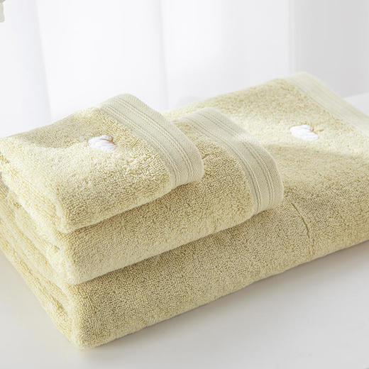 多喜爱 家饰类 生态有机棉质毛巾套组（含方巾/面巾/浴巾各1条，两色可选） 商品图1