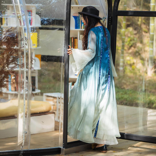 【林栖设计小店】月华真丝罗马面裙连衣裙渐变多色复古绣花修身2025春季新品长裙女1951156 商品图6