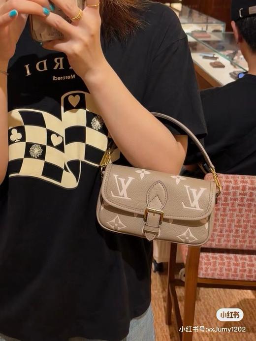 D012130手提斜挎Diane大象灰法棍迷你包 商品图2