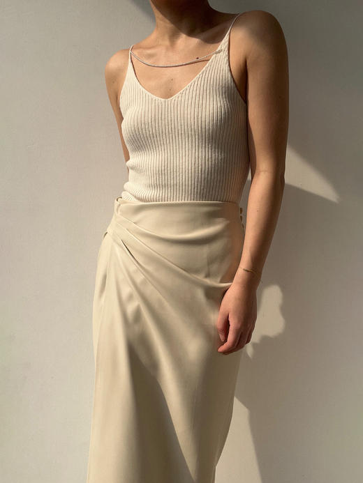 CINNAMON｜T54910051 深V套头毛衫+吊带 套装  [ 玉色 ] 不拆卖 商品图10