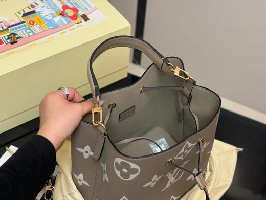 D012131斜挎单肩更舒服质感软手提百搭水桶包 商品图11