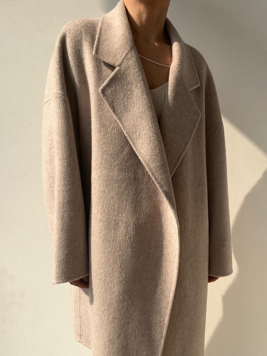 LCM｜Midnight Lotus 翻领中长大衣  COAT [ 藕灰 ] 商品图3