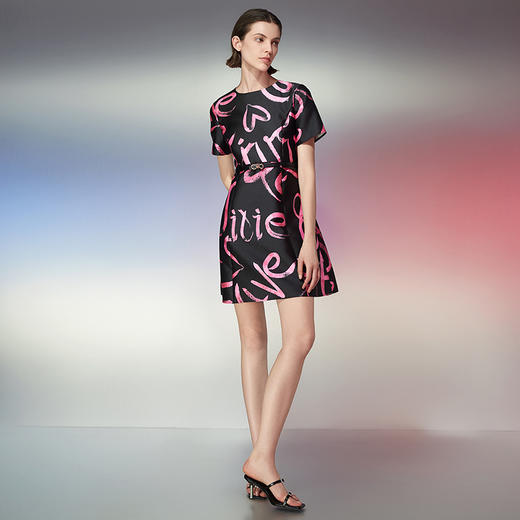 EITIE爱特爱夏季新款时尚气质显瘦印花连衣裙7707432 商品图1