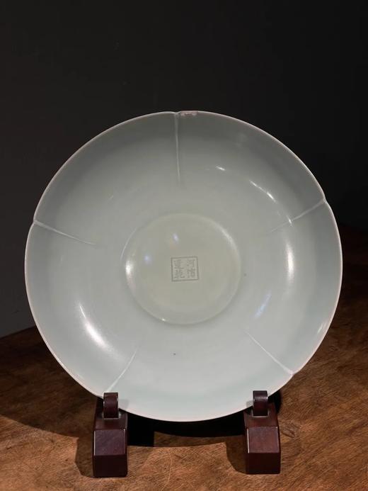 龙泉粉青釉“河濱遺範”款葵口大盘，顺丰包邮 商品图8