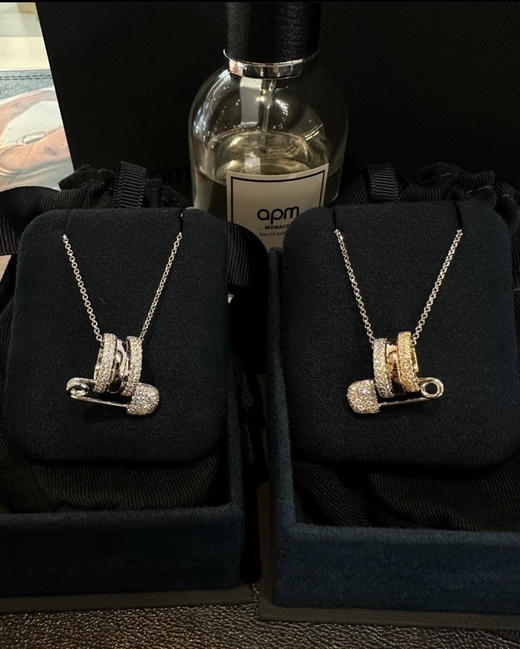 【礼盒礼袋】APM Monaco 别针小蛮腰项链精致锁骨链 商品图7