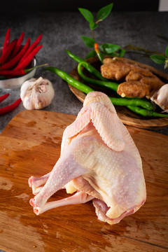 生态鸡 2.5kg/只（默认杀好，需要砍小，请备注）（今日预定，明日送达，预定商品无品质问题，不退货不换货不退款） 商品图0