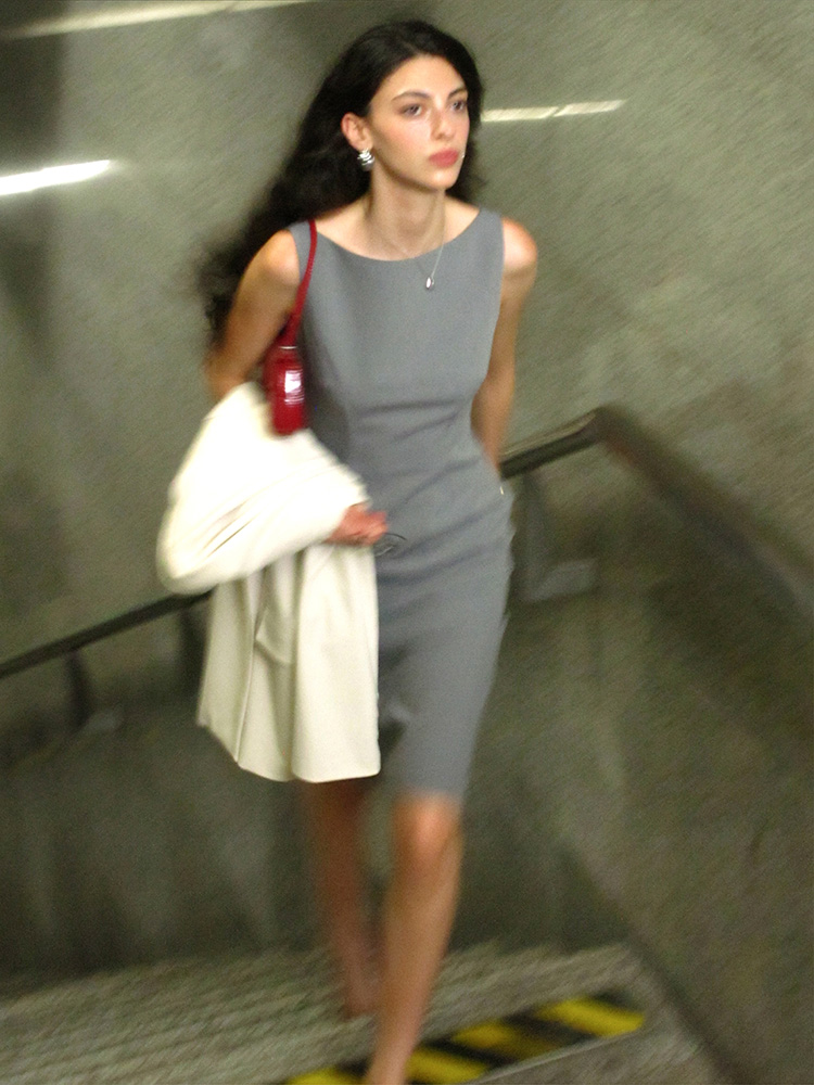 TR她热 瑞秋裙 灰色西装通勤无袖一字领收腰弹力辣妹显瘦连衣裙