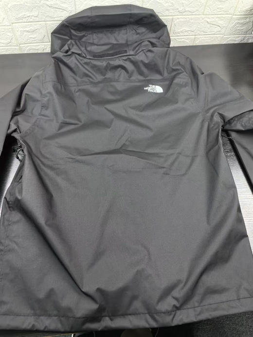 新款正品TheNorthFace北面男款 防水冲锋衣夹克户外时尚透气外套 上身舒适  产地柬埔寨  
尺码 M170码五件 商品图2