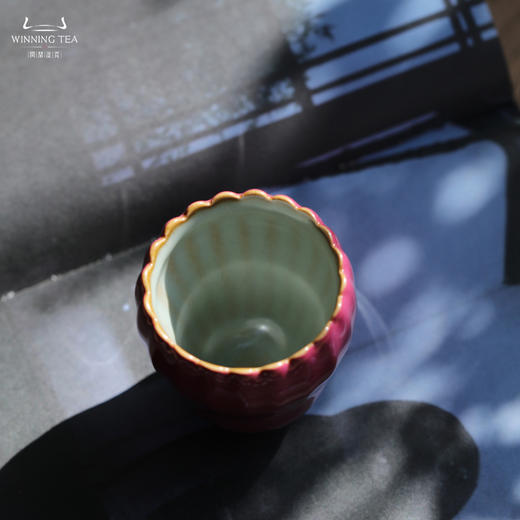 问鼎汝瓷鼎峰系列癸卯胭脂红佛手瓜杯 商品图3
