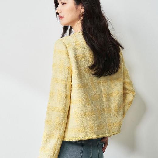 【高货sh】全新升级【铂金会员358/天猫479/差价121】(75009) 洛诗琳2025春季法式气质温柔亮丝编织鹅黄色小香风外套 商品图4