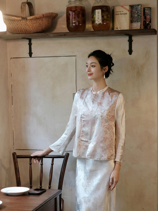 盛唐牡丹 |春燕纹宋锦偏襟马甲 商品图1