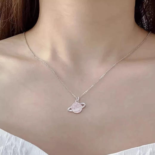 【礼盒礼袋】APM Monaco 粉色星球项链精致锁骨链 商品图1