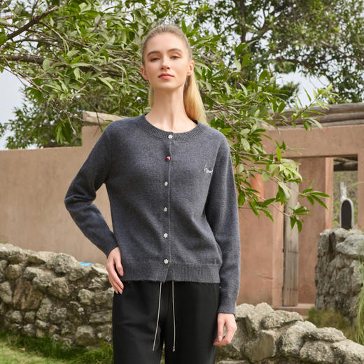 半身缘女装 春季刺绣舒适合身亲肤柔软羊毛开衫251113U01213421 商品图1