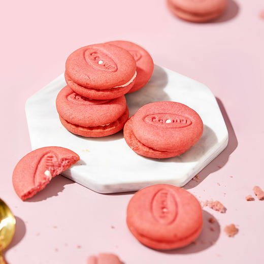 【味滋源】马卡龙饼干500g / 880g 整箱 奶油夹心饼干草莓味小包装网红零食品 商品图4