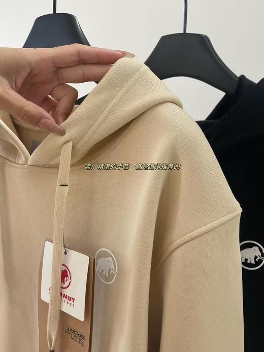 正品Mammut猛犸象男女士情侣款连帽加绒卫衣！
配色：米咖色、黑色
尺码：M-L-XL-2XL-3XL-4XL 商品图10