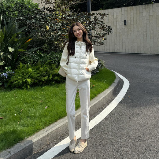 ROMI STUDIO“轻盈锁温”90白鹅绒绵羊毛混纺连帽羽绒服RW24WW90980 商品图3