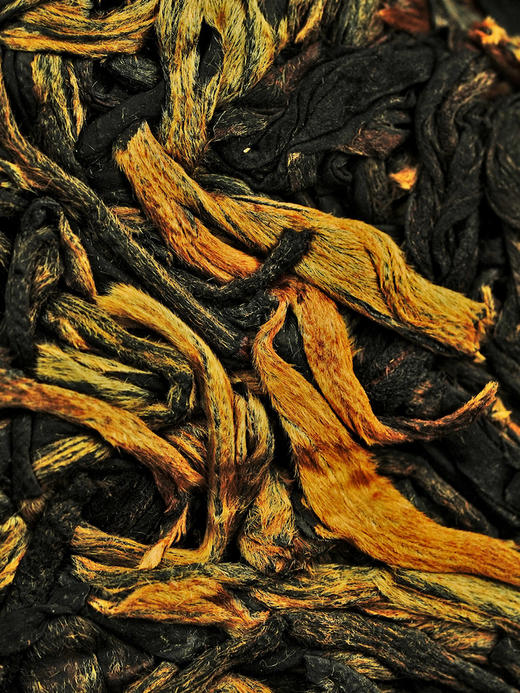 【女儿红】2024年头春头采勐海班章五寨核心产区，红茶界的天花板堪称是女人蕞好的“伴侣” 班章晒红红茶紧压茶饼 200g/饼 拍5发6 拍20发25 商品图3