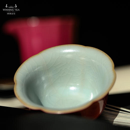 问鼎汝瓷鼎峰系列辛丑胭脂红大葵口杯 商品图2