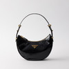 PRADA 普拉达 女士珐琅金属三角徽标 Arqué naplak 漆皮单肩包 黑色 1BC194 2DNT F0002 OOO 商品缩略图0
