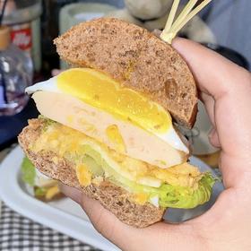 快手早餐｜玉米鸡胸肉饼三明治🥪