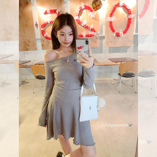 【129元任选2件】现货！纯欲斜肩连衣裙 商品图1