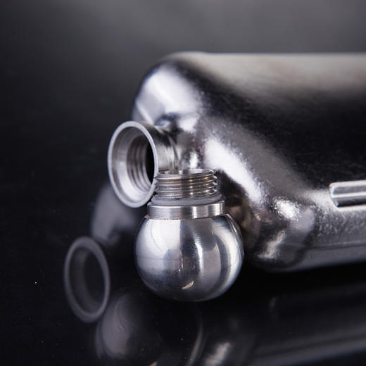 TAIC 太可钛度纯钛圆扁平小酒壶有壶套随身迷你便携礼物酒壶 商品图9