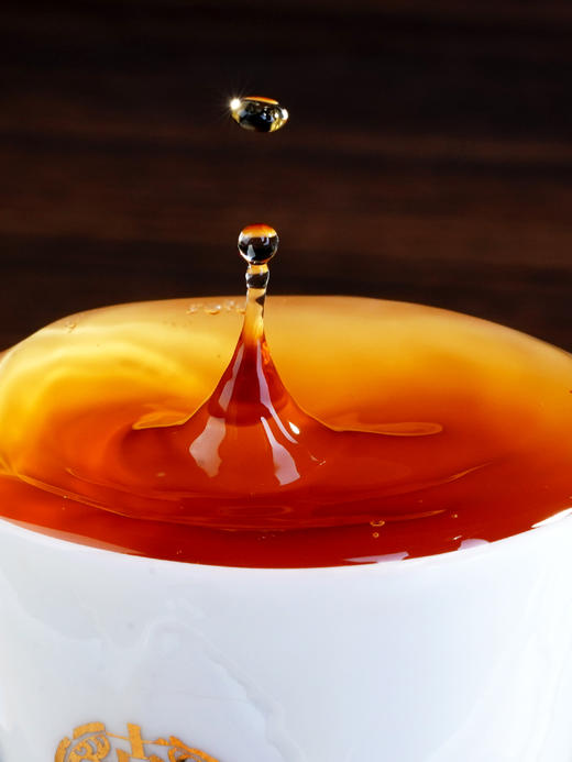 【女儿红】2024年头春头采勐海班章五寨核心产区，红茶界的天花板堪称是女人蕞好的“伴侣” 班章晒红红茶紧压茶饼 200g/饼 拍5发6 拍20发25 商品图7