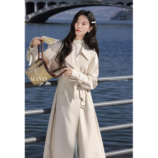 鹿向南「微风情书」米白色长款风衣 商品图0