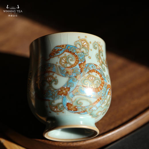 问鼎汝瓷鼎峰系列天青复刻款玉金香杯（蛇来运转） 商品图3
