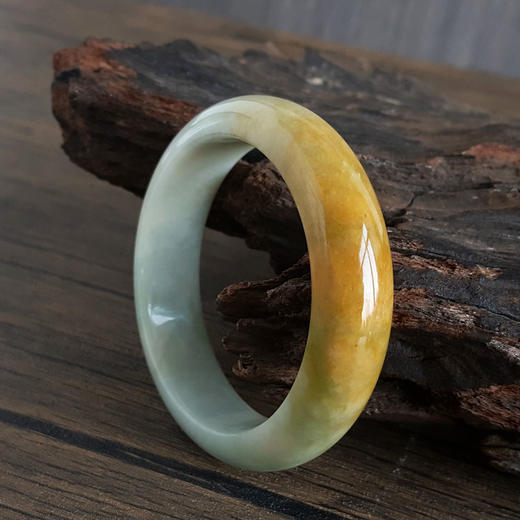 【天然正品】A货翡翠天然精品细腻无杂裂糯种飘黄翡54号翡翠手镯女士现售价：3280！220125NJM15 商品图5