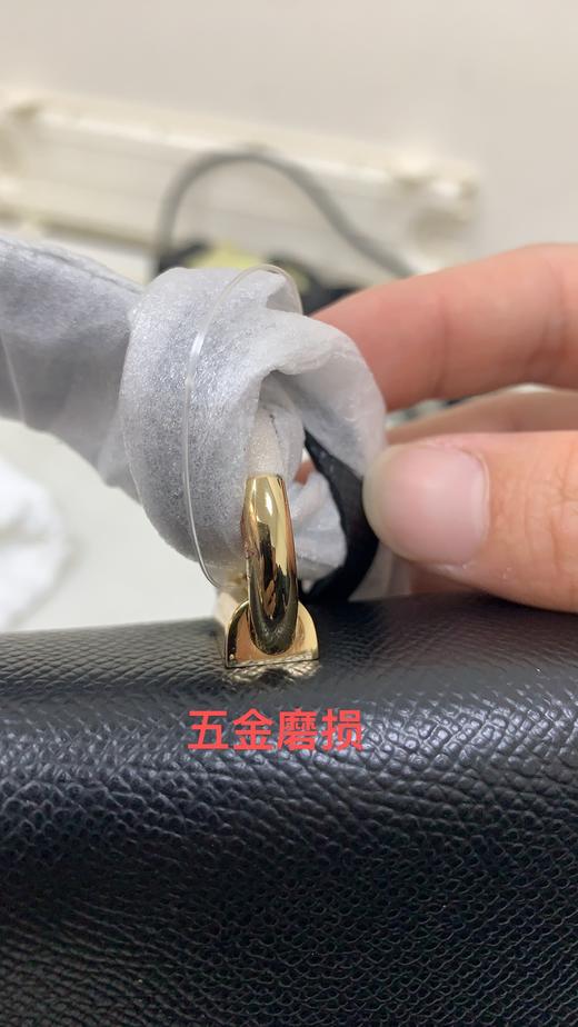 193599028453 迈克高仕MICHAEL KORS迈克高仕  Bleecker 小号铆钉翻盖手提包 规格： 26 x 10 x 18 cm 商品图5