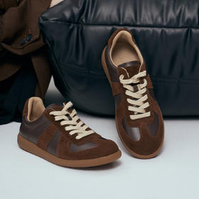 Julia Heuer 复古牛皮德训鞋