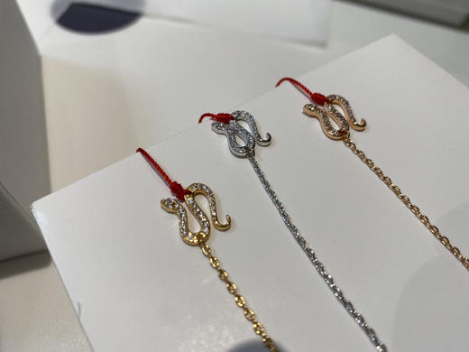 代工厂渠道，REDLINE红绳手链   

满钻手绳蛇年限定 官旗8000+

真心超亮，镶钻蛇造型。

三个颜色，玫瑰金 黄金 银色 商品图7