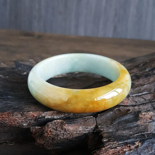 【天然正品】A货翡翠天然精品细腻无杂裂糯种飘黄翡54号翡翠手镯女士现售价：3280！220125NJM15 商品图4