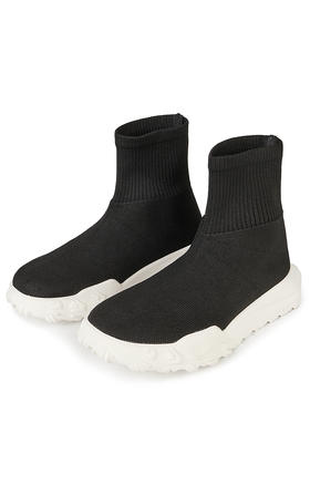 jnby   25年春款  运动鞋  6P2M13210