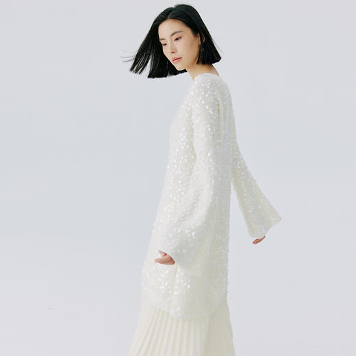 东黎 • 山羊绒女士秋冬钉珠片圆领喇叭袖套衫 4330 商品图8