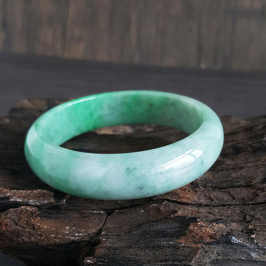 【天然正品】A货翡翠天然精品细腻糯种飘阳绿58号翡翠手镯女士现售价：5880！241224NJ21 商品图4