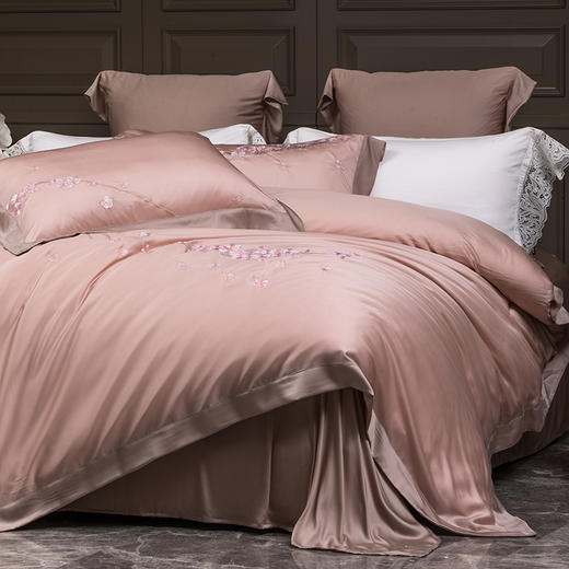 多喜爱 60S兰精天丝刺绣四件套 蝶梦翩翩 丝滑 亮泽真丝 奥地利进口兰精天丝 莱赛尔纤维 高密天丝 精美刺绣专利床单 兰花礼盒装 商品图4