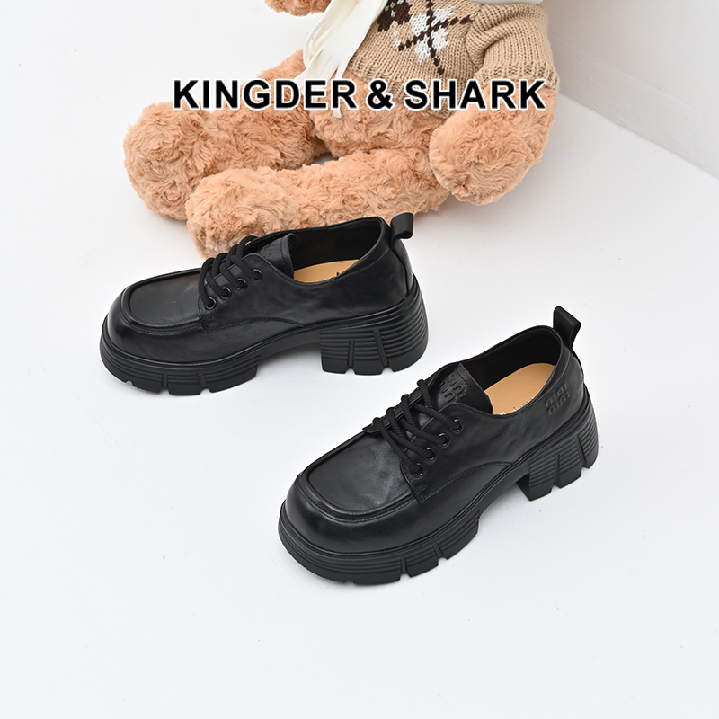 经典鲨女鞋2025年春季新款百搭黑色圆头中粗跟平底小皮鞋单鞋KW296-517011
