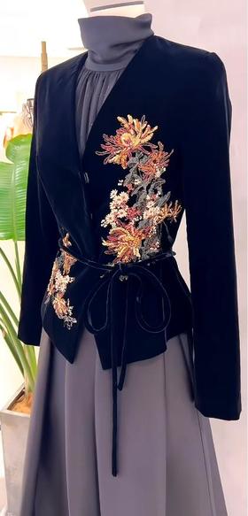 黄慧玲PESARO秋冬外套 42099A05