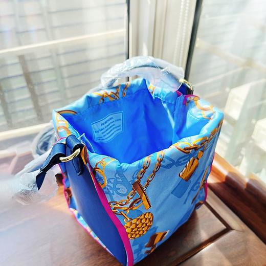 g【雅诗兰黛精华+时尚包包组合】ESTEE LAUDER雅诗兰黛第七代小棕瓶精华50ml+雅诗兰黛蓝色斜挎水桶包 商品图5