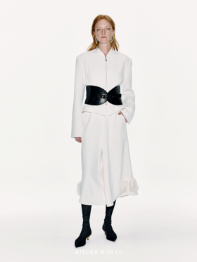 【纸上芭蕾】廓形立体下摆收腰拉链外套