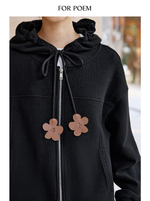 ForPoem 现货 25/SS原创设计肌理空气层花朵皮牌短款卫衣外套 商品图4