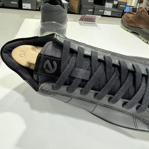 微瑕 打洞款 ECCO/爱步 男系带圆头真皮休闲板鞋 街头轻巧521304 商品图1