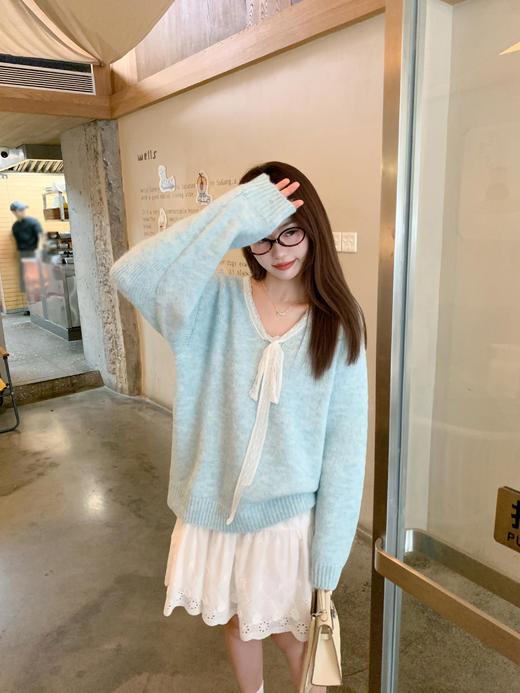 <曾小咸推荐>淡蓝色V领毛衣 日常179.99/件 立减90 秒杀89.99/件！！ 商品图4